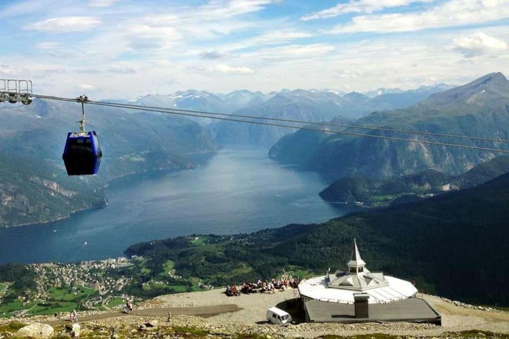 Leilighet I Hjertet Av Sunnmore! Sykkylven Zewnętrze zdjęcie